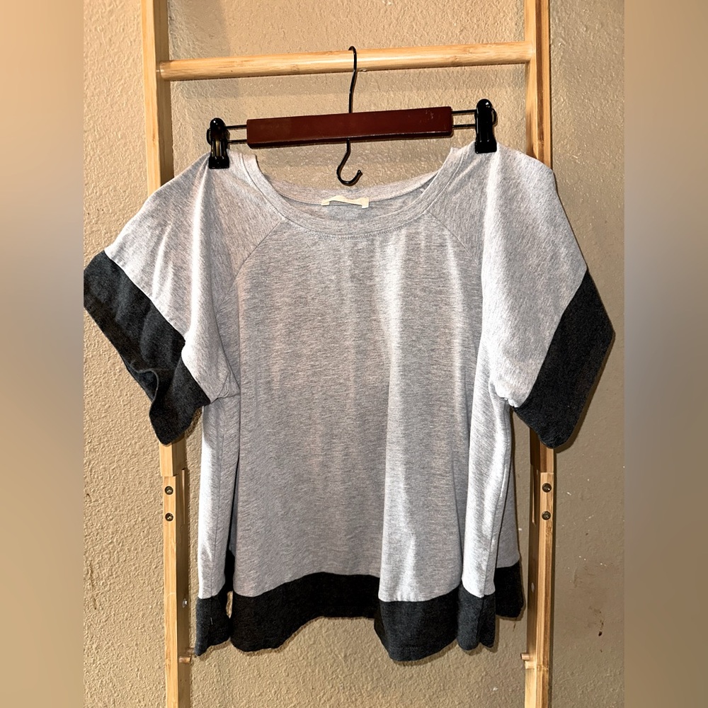 Altar’d State bagging tee light gray and dark gray size small